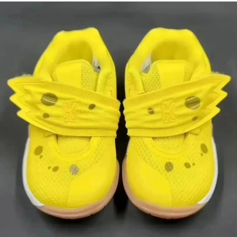 Nikes 4c - Picture 4 of 4